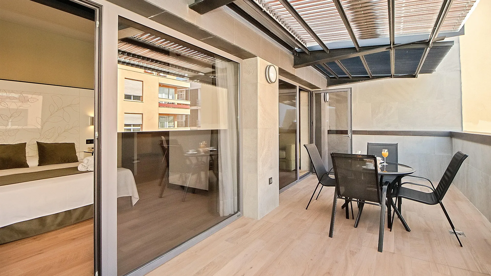 Daire Apartamentos Suites Oficentro Deluxe Málaga İspanya