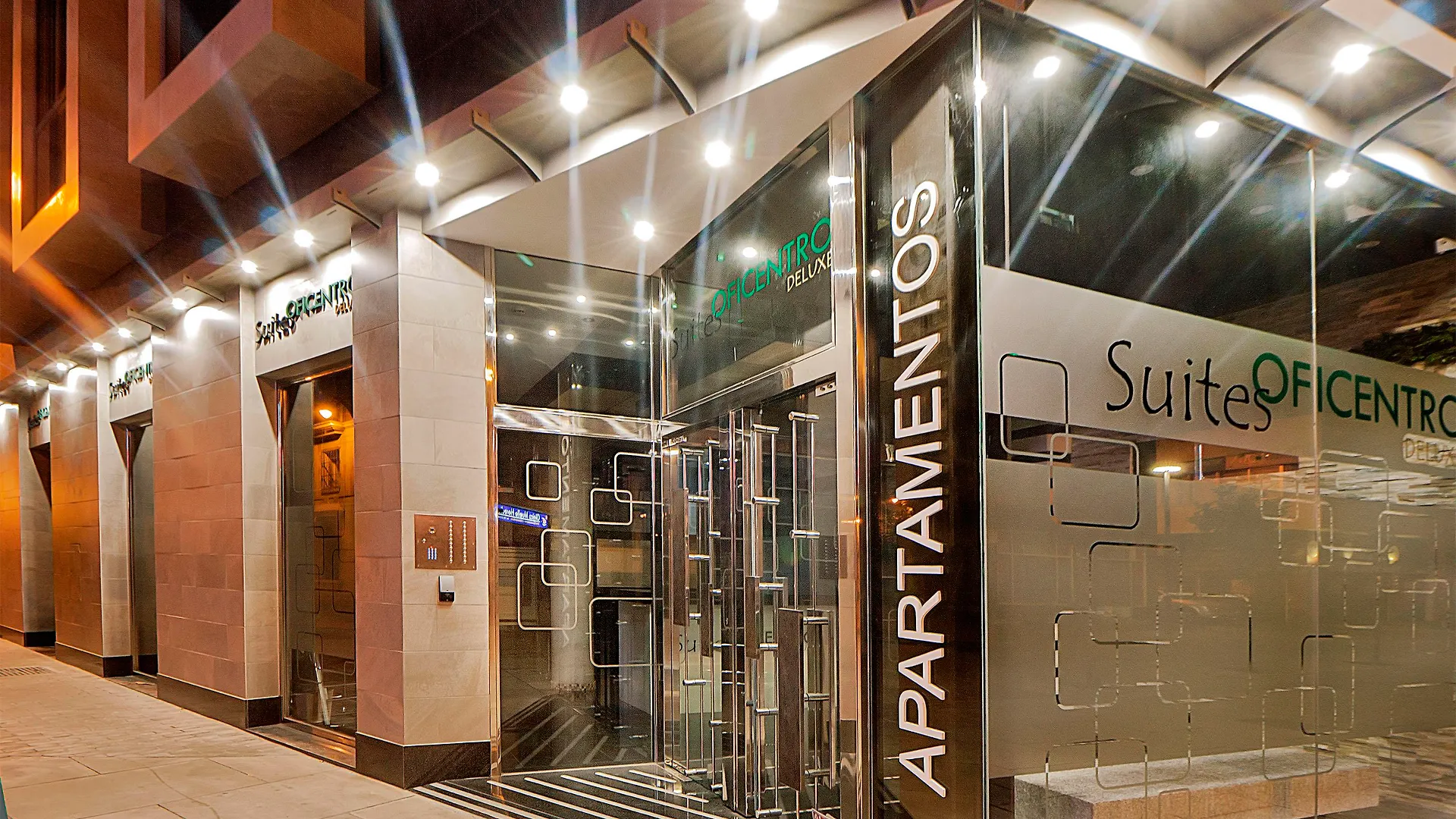 Apartamentos Suites Oficentro Deluxe Málaga 0*,  İspanya